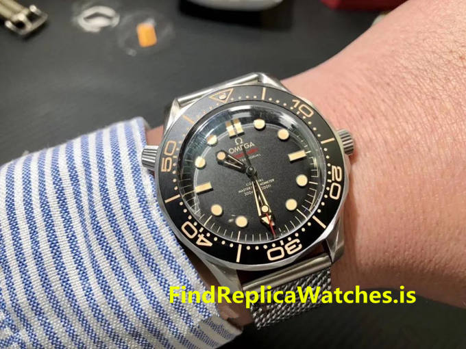 2020 Omega 007 Replica Watch